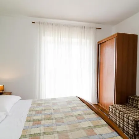 Moretic - Two-bedroom With Balcony And Sea View Apartmán