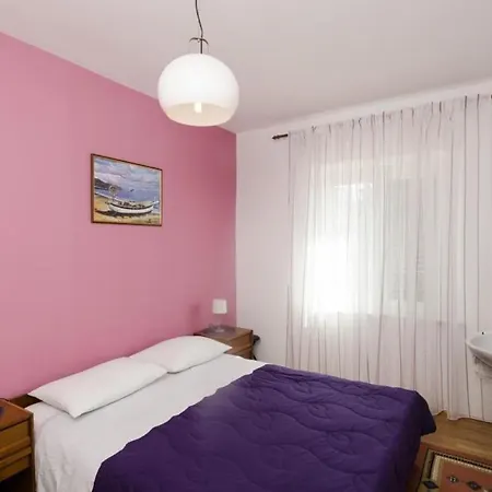 Apartmán Moretic - Two-bedroom With Balcony And Sea View